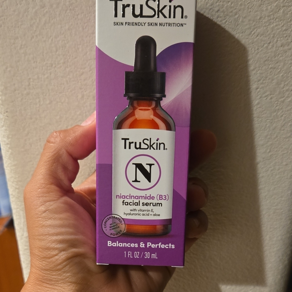 TruSkin Niacinamide B3 Facual Cerum Skin